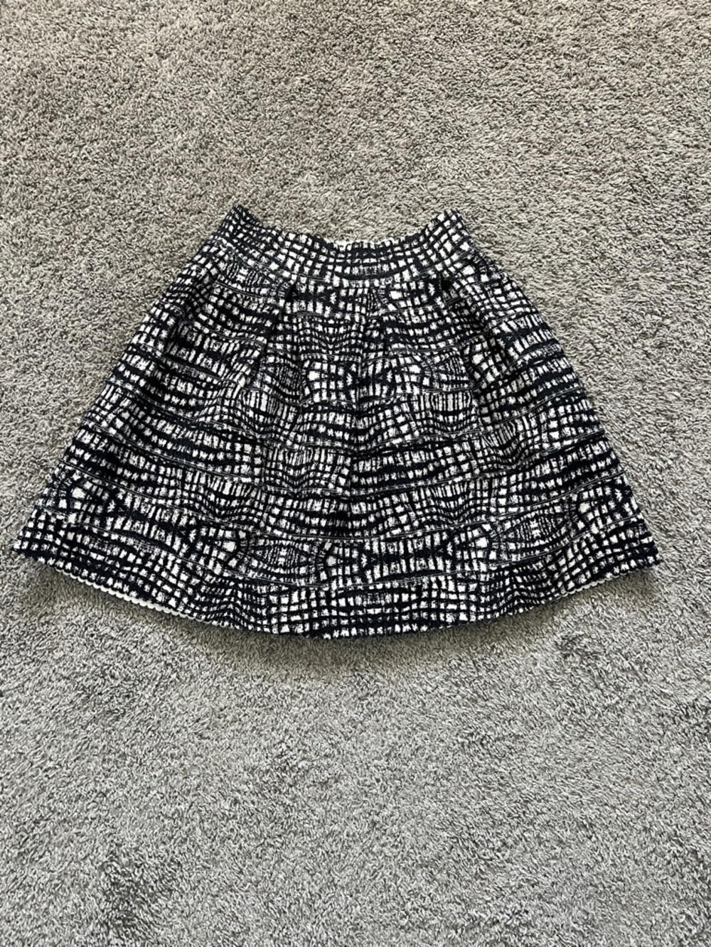 FSR Freestyle Revolution Black & White Textured Flare Stretch Skirt - Size M - Picture 3 of 9